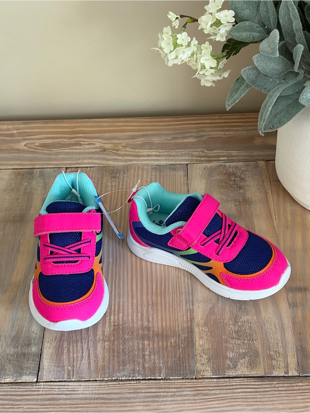Stride Rite Ryne Vibrant Sneaker ☀️🆕 - Picture 10 of 11